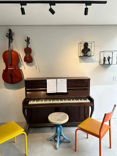 EMCB - Escola de Música Casabella